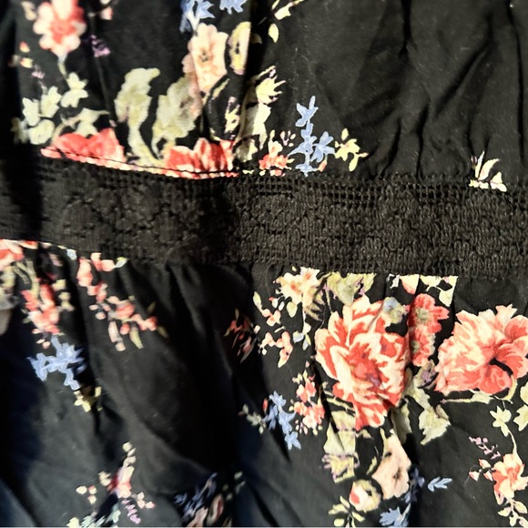 Torrid EUC Black Floral Challis MIDI Dress with Lace Crochet insets - Picture 5 of 7
